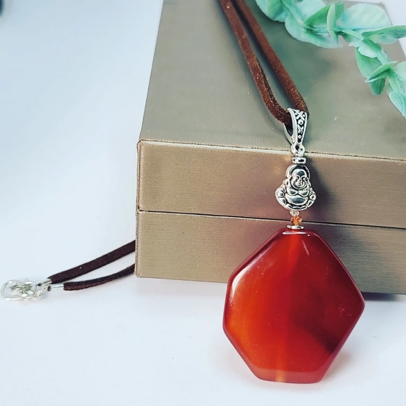 Red Agate , Buddha charm cord pendant - Picture 4 of 4